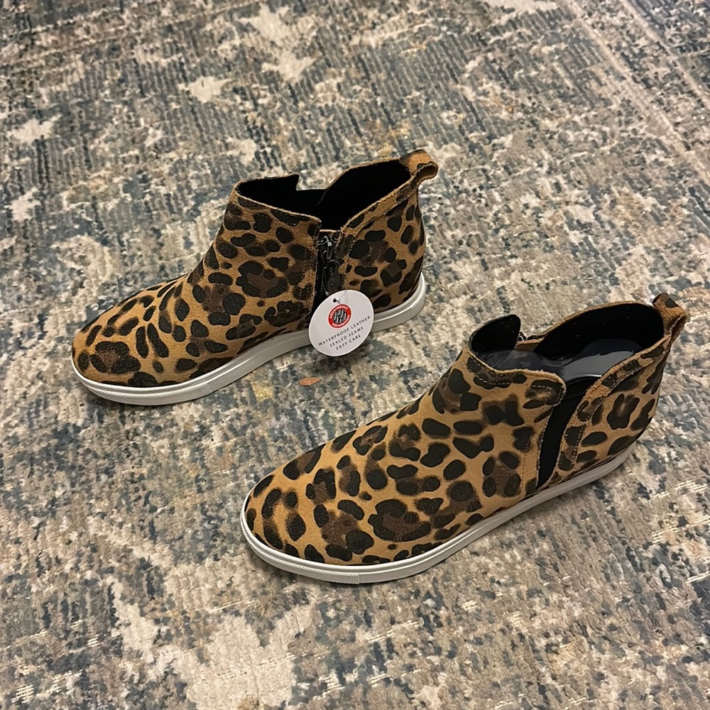 Blondo Georgette waterproof leopard suede shoe